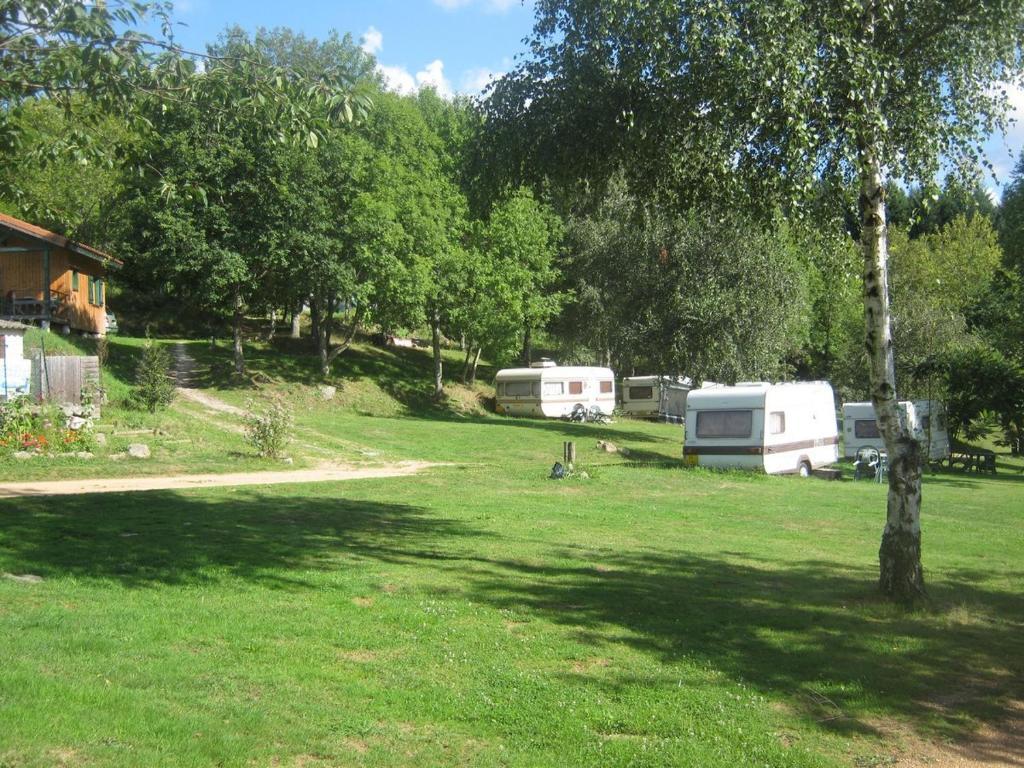 Camping Le Montbartoux Vollore-Ville Exteriör bild